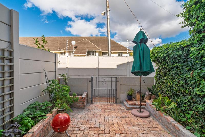 1 Bedroom Property for Sale in Kenilworth Western Cape